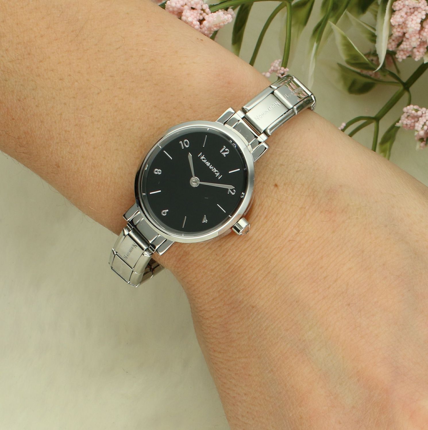 Damski zegarek Nomination Composable Time Owalna czarna tarcza 076038 012.png